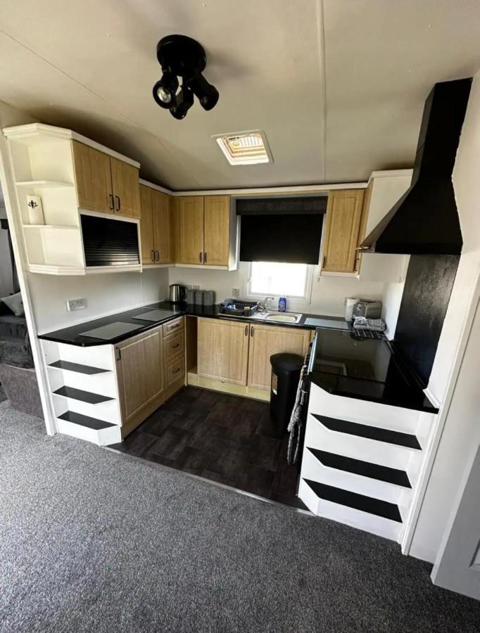 2 Bedroom Caravan With Sea Views Eastchurch Eksteriør bilde