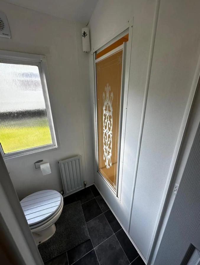 2 Bedroom Caravan With Sea Views Eastchurch Eksteriør bilde
