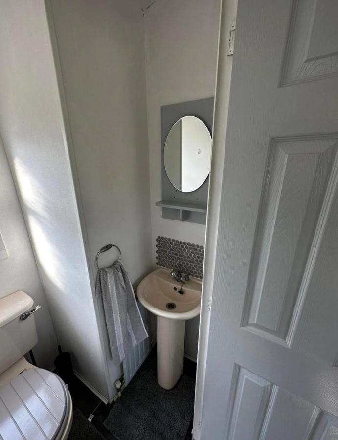 2 Bedroom Caravan With Sea Views Eastchurch Eksteriør bilde