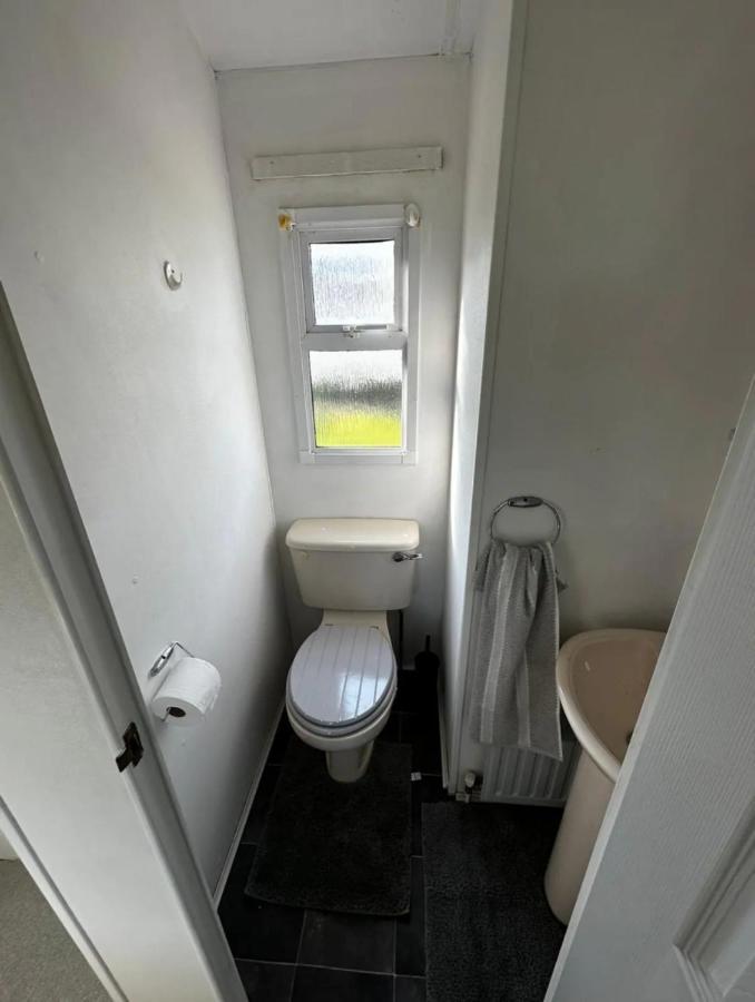 2 Bedroom Caravan With Sea Views Eastchurch Eksteriør bilde