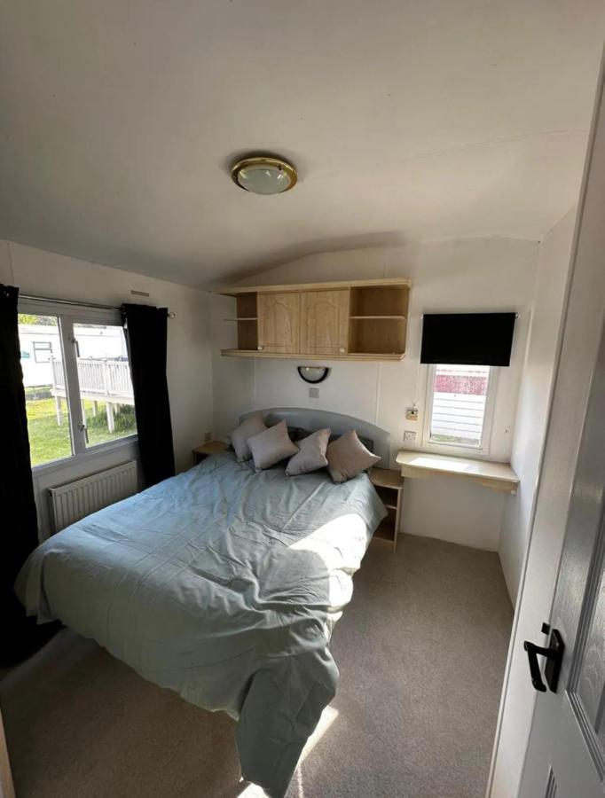 2 Bedroom Caravan With Sea Views Eastchurch Eksteriør bilde